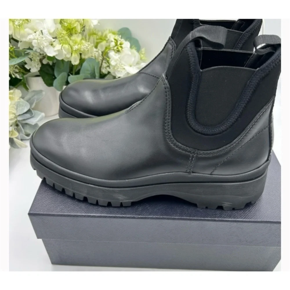 Prada Brixxen leather Chelsea boots size 10 made in Italy